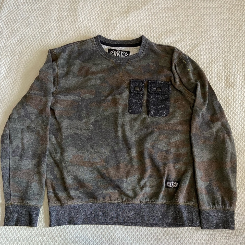 Men’s camo crew neck
